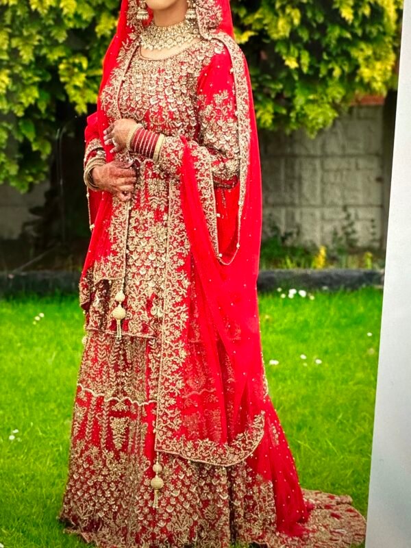 Really good condition, comes with dupatta and fits a size 10-12, the sleeves are fit to my own size and is tight but has a zip on sleeve also at the top sleeve. Embroidery work is still really good and only worn few hours